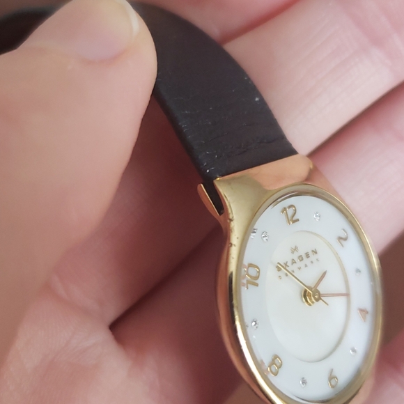 Skagen Denmark leather watch - Picture 12 of 15